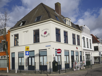 907989 Gezicht op het winkelhoekpand Westerkade 36 te Utrecht, met links de Vaartsestraat.N.B. Bouwjaar: 1912Winkels: ...